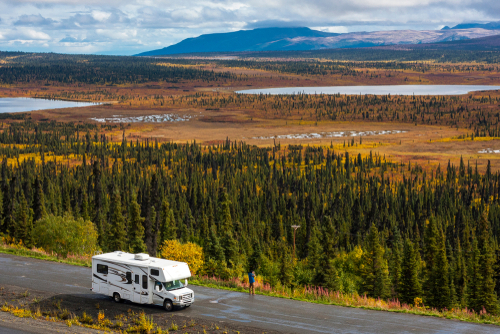 Member discounts on RV rental banner